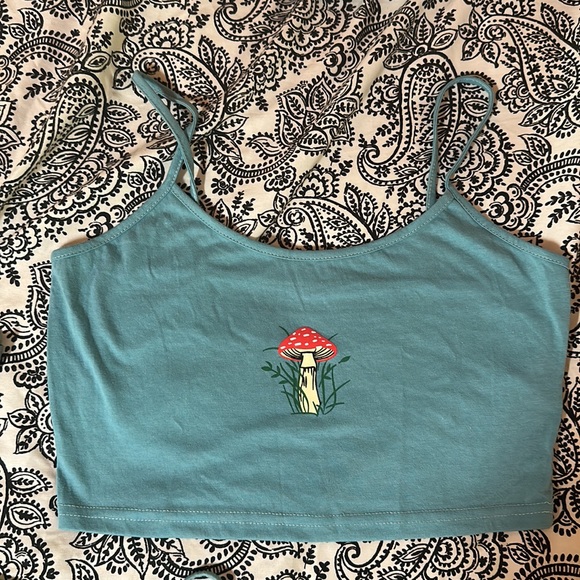 Mushrooms crop top - Picture 2 of 3